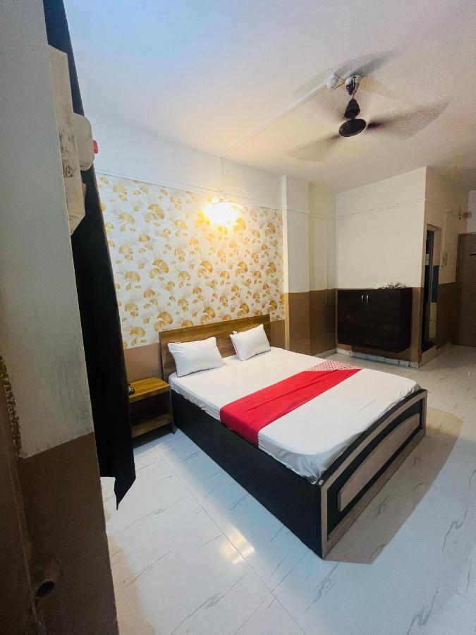 Hotel Royal Lodging Phursungi 外观 照片