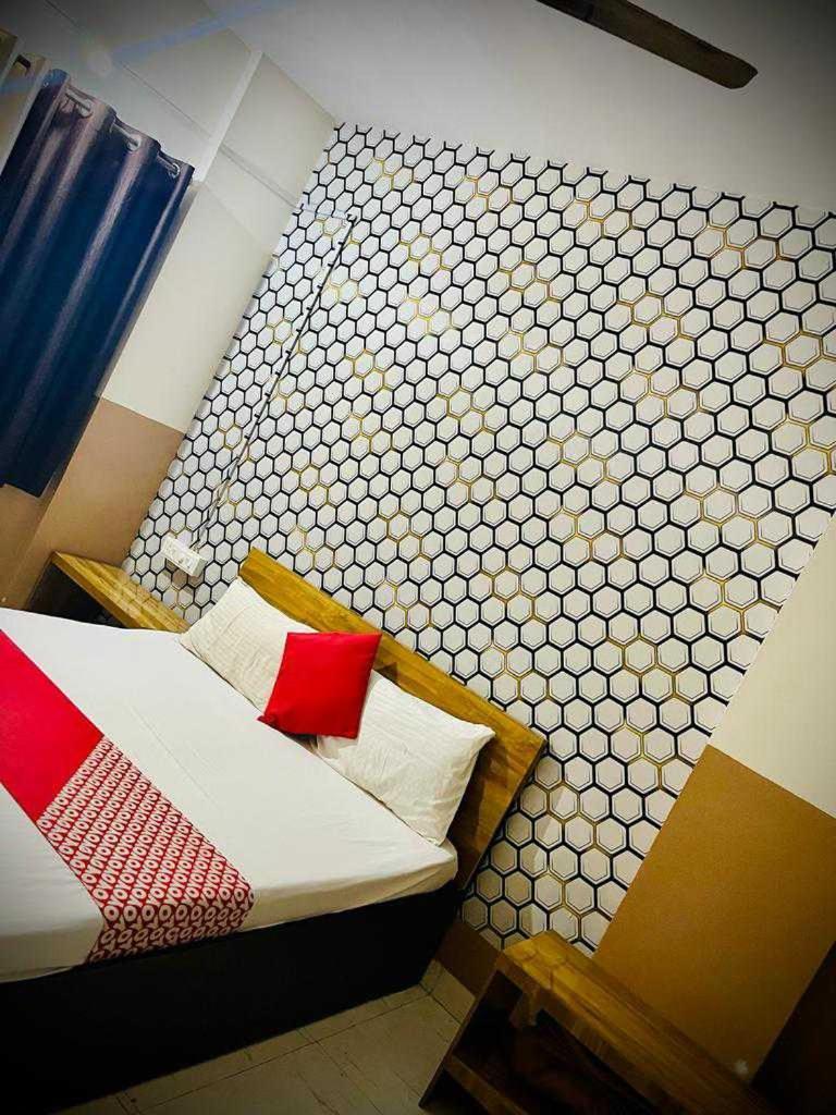 Hotel Royal Lodging Phursungi 外观 照片