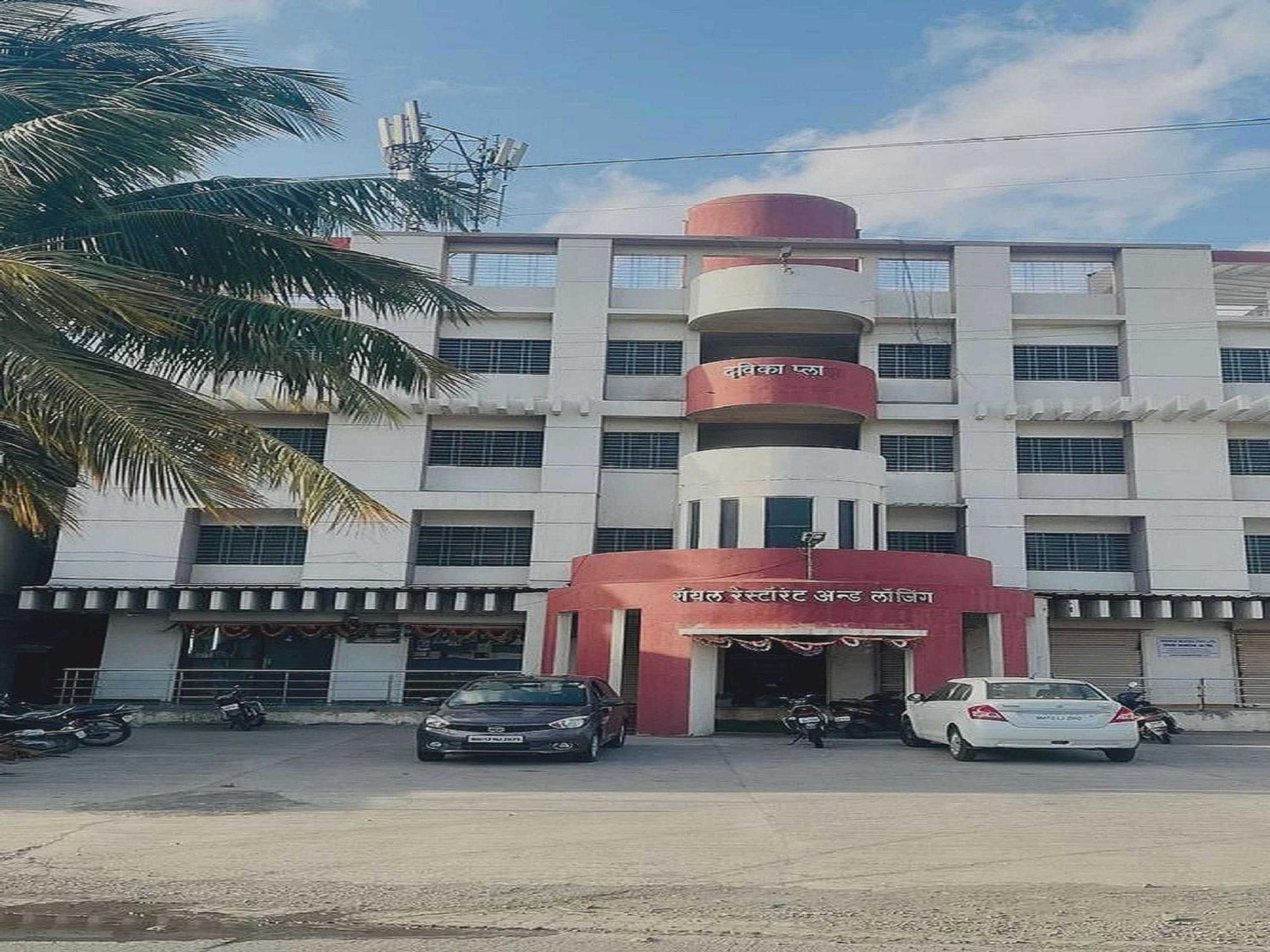 Hotel Royal Lodging Phursungi 外观 照片
