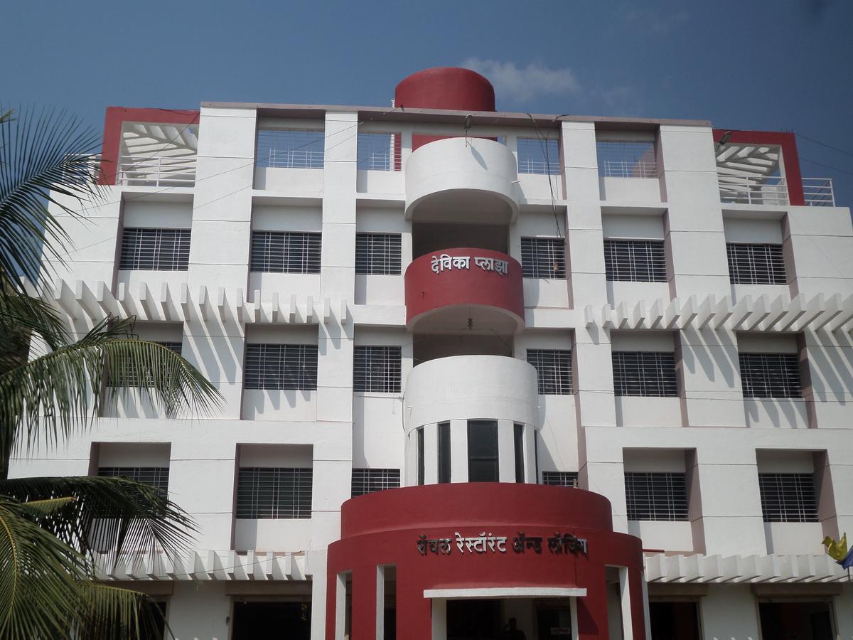 Hotel Royal Lodging Phursungi 外观 照片